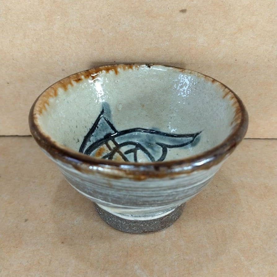 れれれ【本物保証】金城次郎 魚紋嘉瓶 共箱 栞 人間国宝 壷屋焼 美品 61J5cC9+NZL._UF894,1000_QL80_.jpg
